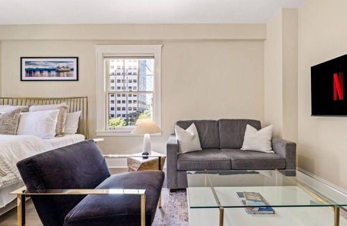 Belltown Apartment | Studio205 - Your PNW Urban Hideaway