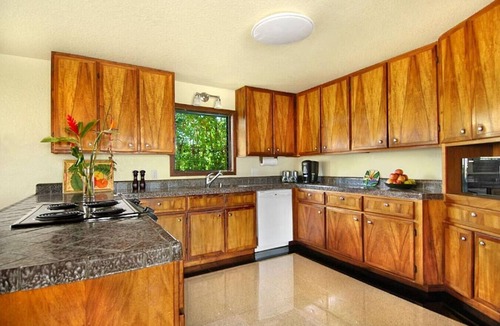 Poipu House | Stunning 270° Hapuʻu Mtn Views Walk to Beach Pool A/C Sleeps 12 Ocean