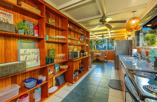 Kihei House | Summer Deal Beachfront Maui Home with Private Pool Sleeps 14 Guests