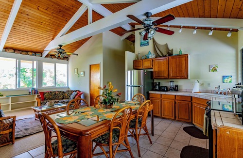 Honaunau-Napoopoo House | Summer is On Sale! - Proximity to the ocean without the beachfront price!