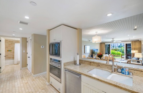 Kahuku Villa | SUMMER REDUCED! Villa 114, 2 sets of bunk beds, Turtle Bay!