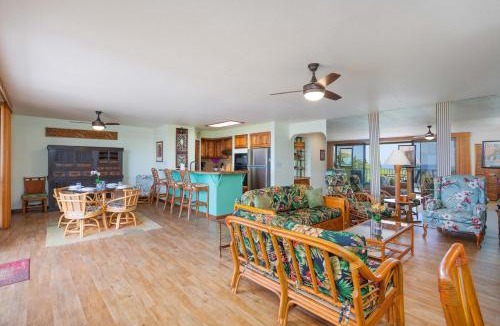 Kahaluu Bay House | Sunset View at Kahaluu Bay Villas