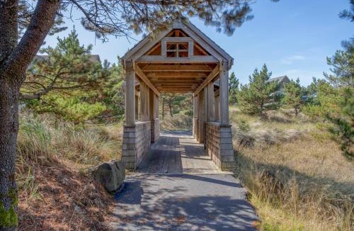 Shorepine Village House | Sunshine and Sweaters
