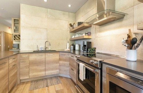 Vail Condo | SunVail 24D - Pristine Condo, 2 Hot Tubs & Heated Pool