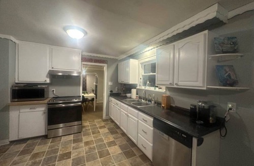 Central Tacoma Apartment | Tacoma Homestays