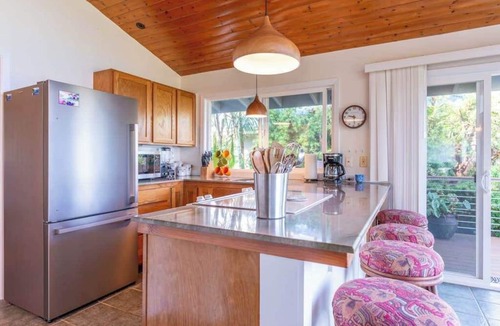 Kukuihaele House | Take In Stunning Ocean Views from a Charming Home with Balcony