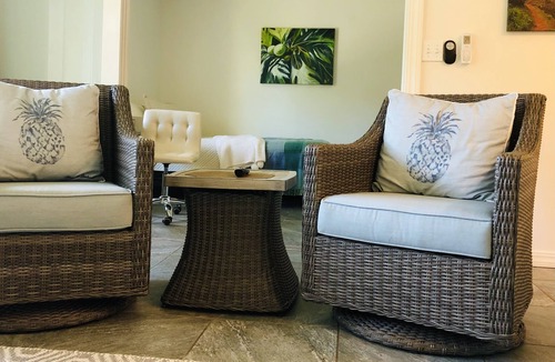 Kapaa Condo | The Heart of Kapaa walking distance to the beach, groceries, and fine dining.
