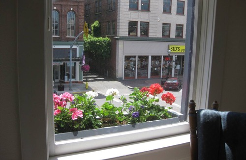 Central Area Apartment | The Heart of living Downtown! City Center Salem in a lovely historical building
