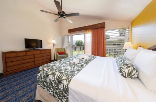 Princeville Hotel | Three 1BR Condos w/BBQ Grills + Fire Pits + Pool/Jacuzzi | Free Parking