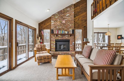 Killington House | Three bedroom Private home with Beautiful Views & Short Walk to the Home Stretch Trail! Frosty
