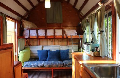 Puna Palisades House | Tiny House & Sauna-Walk to Kehena Beach - Close to Lava Hot Springs