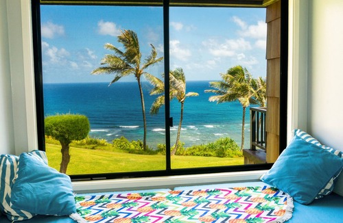 Princeville Condo | Top floor with oceanfront views, beach gear, private lanai, pool