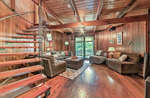 Keaau Cottage | Tropical Cabana w/Deck, Hot Tub & Lush Scenery!