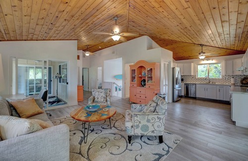 Kapoho House | Tropical Retreat in Hawaiian Beaches