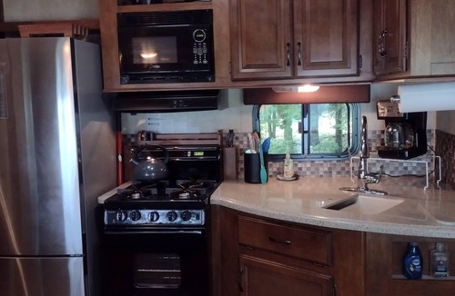 Honor House | Twin Birch Resort - The Loon on the Lake - Lakefront with Dock, Kayak, and Rowboat!