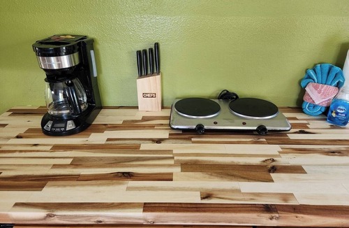 Pauwela Apartment | Two Balconies Kitchenette + Parking