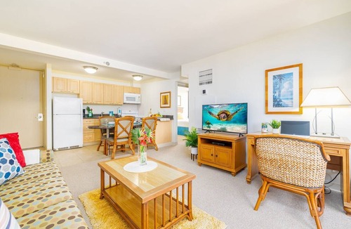 Waikiki Condo | Two Waikiki Sunset Units. 4 Bedrooms, Sleeps 10 in Total.