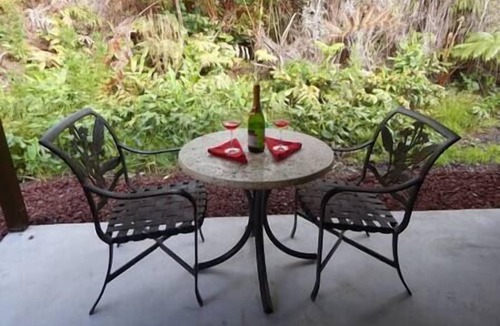 Volcano Apartment | Ulu Retreat, Ulu Hideaway at Lotus on Jade - Tranquil forest room + Spa