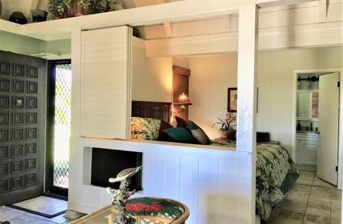 Punaluu House | Unit 18 Relaxing Oceanview Studio