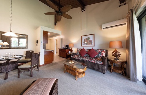Princeville Hotel | Unwind and enjoy on #2 Best Resort for Families | 2 Relaxing Units w/Pool!