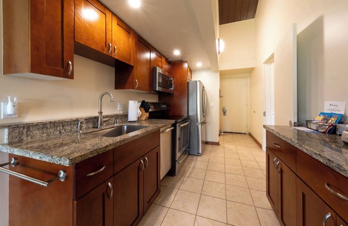 Princeville Hotel | Unwind and enjoy on #2 Best Resort for Families | 2 Relaxing Units w/Pool!