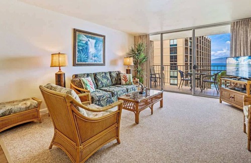Kahana House | Updated oceanview Hawaiiana style 1 bedroom resort condo, AC, walkable area