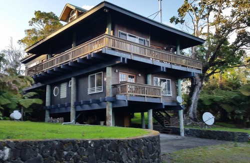 Volcano Bed & Breakfast | Volcano Acres Ranch B&B
