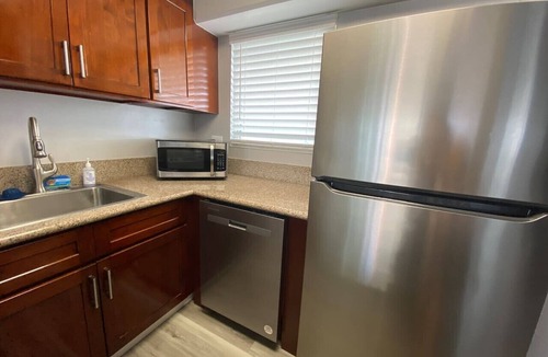 McCully - Moiliili Apartment | Waikiki 2 Bedroom Condo