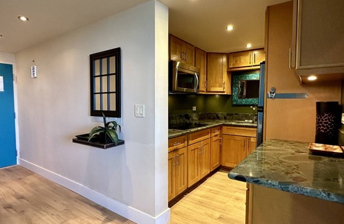 Waikiki Condo | Waikiki Beach for a Month - 24th-Floor Ocean View 1BR + Lana