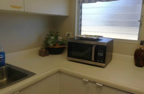McCully - Moiliili Apartment | Waikiki condo/2 bedroom/FREE parking/4beds
