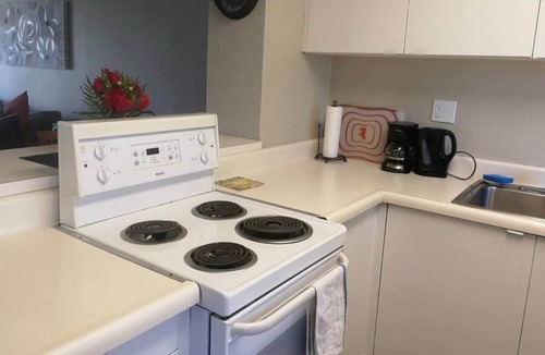 McCully - Moiliili Apartment | Waikiki condo/2 bedroom/FREE parking/4beds