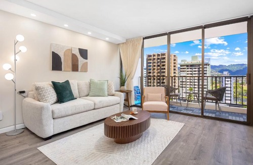 Waikiki Apartment | Waikiki condo with private lanai & resort access