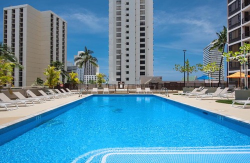 Waikiki Apartment | Waikiki condo with private lanai & resort access