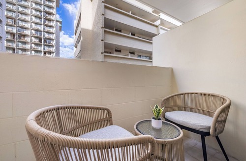 Waikiki Apartment | Waikiki Gem! Renovated, Steps Away From The Beach!