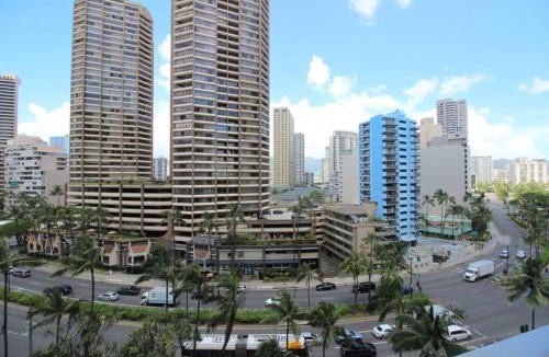 Waikiki Apartment | Waikiki - Resort amenities, walk to the beach!