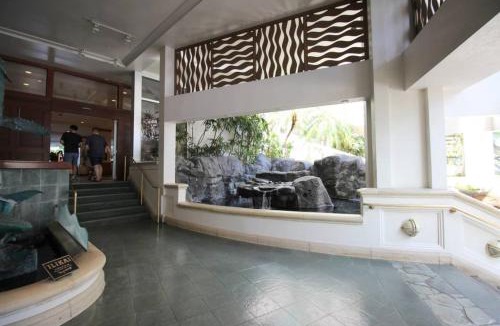 Waikiki Apartment | Waikiki - Resort amenities, walk to the beach!
