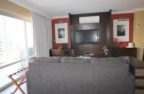 Waikiki Apartment | Waikiki - Resort amenities, walk to the beach!