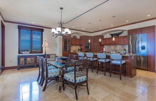 Wailea Villa | Wailea Beach penthouse w/ocean views and lanai