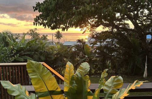 Waialee House | Walk to beach/Ocean views/with AC/Modern, Spacious/Short drive to Haleiwa town