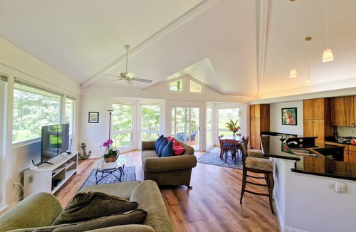 Princeville Villa | Walk to Beach & Sunset-Luxury - Golf Course -2000sq ft - 3BR Pool&Jacuzzi