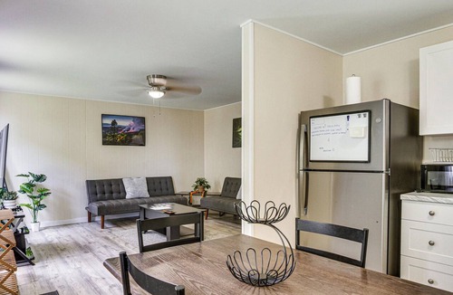 Hilo Apartment | Walk to Dining & Local Markets! Hilo Getaway