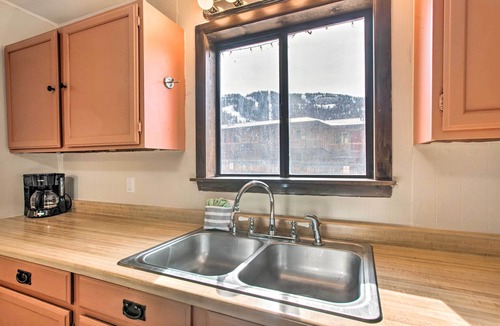 Red River Condo | Walk to Main St & Riverfront Trail: Mtn-View Condo