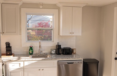 Southington House | Warm Cozy Stylish Stay