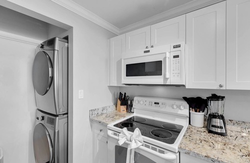 Meadows Condo | Waterfront Condo + Pool Downtown + Boat Slip