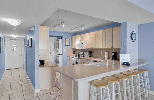 Meadows Condo | Waterfront Dock Pool Downtown Near Duval Pet