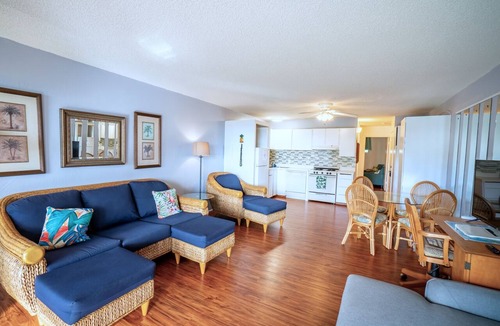Ualapue Condo | Wavecrest C 214 Ocean View