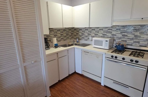 Ualapue Condo | Wavecrest C 214 Ocean View