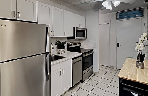 Kihei Condo | Where Summer Never Ends Kihei Studio Pool Hot Tub Steps to Maui Beaches