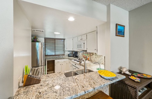Kahaluu Bay Condo | White Sands Village #217 – The Perfect Tropical Escape! Walk to Beach & Pool