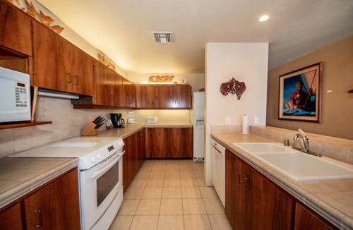 Kahaluu-Keauhou Condo | Wonderful Kona oceanfront 5 bedrooms for 12!